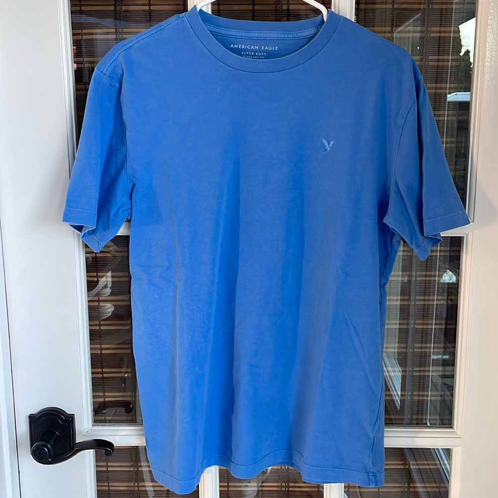 American Eagle Men’s Super Soft Standard Fit Tshirt  Size Small